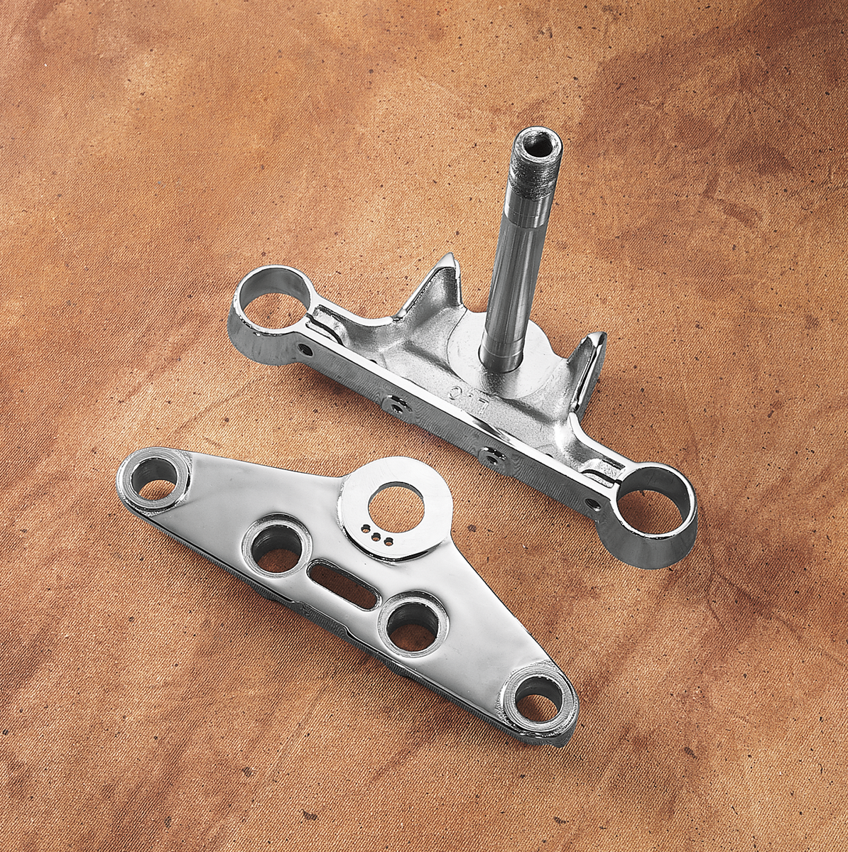 DRAG SPECIALTIES Chrome FL-Style Triple Tree for Harley Big Twin FXST, FXWG, and FL Models - Part 222939-BX-LB1