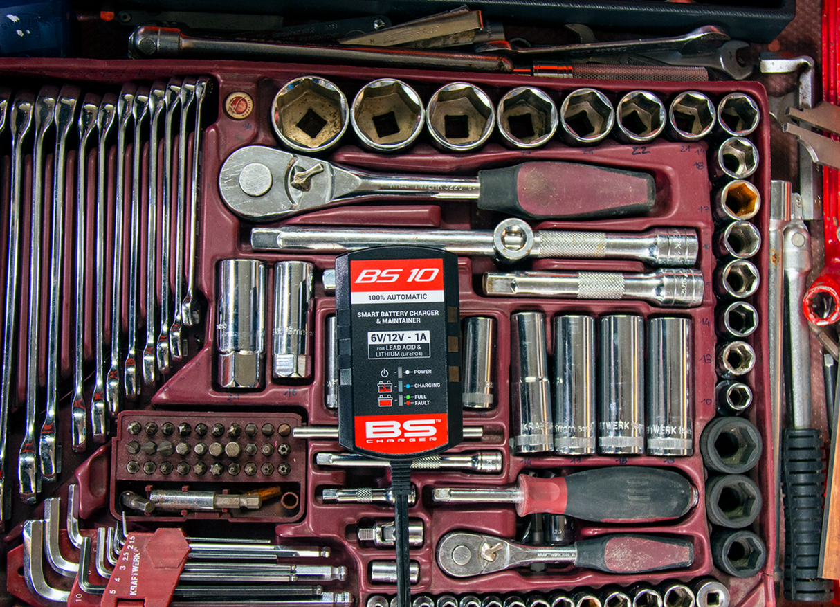 BS BATTERY Battery Charger/Maintainer - BS 10 - 6 V/12 V - 1 A 700571