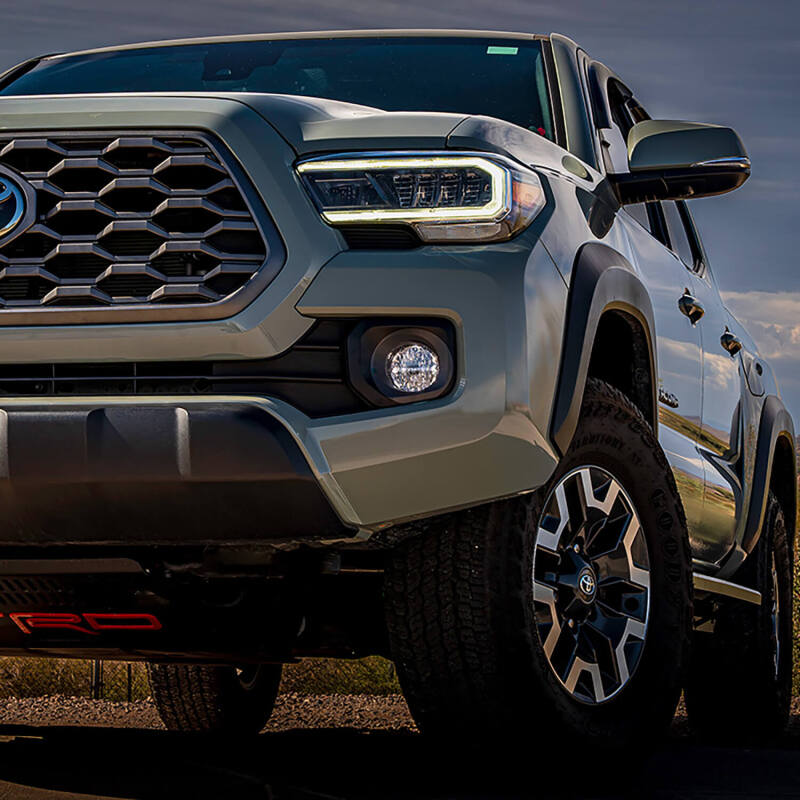 Nacho Offroad Technology Toyota Nacho SAE Only Plug & Play Fog Light Kit - White for Toyota Tundra & Tacoma