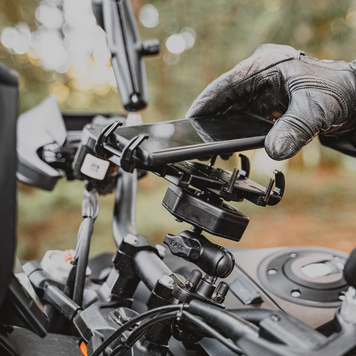 RAM Quick Grip XL Phone Mount with Vibe-Safe & U-Bolt Base for Select Vehicles