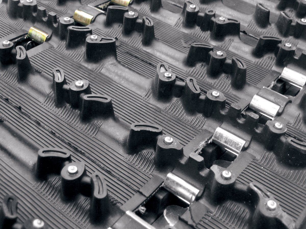 CAMSO ICE Attak XT™ Track - Mostly Groomed/Aggressive - 15" W x 121" L - 1.22" Lug Height 9200H