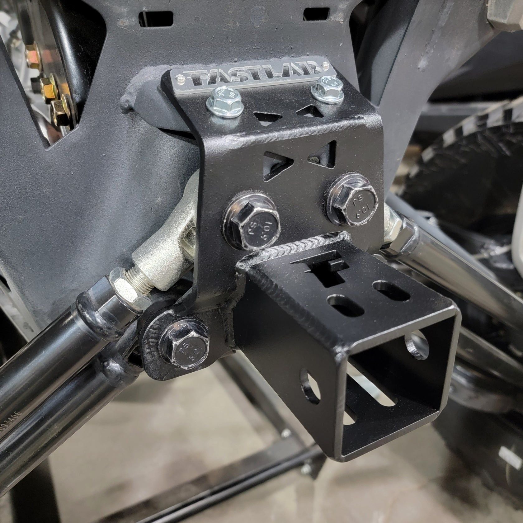 Can Am Maverick R Hitch Pull Plate