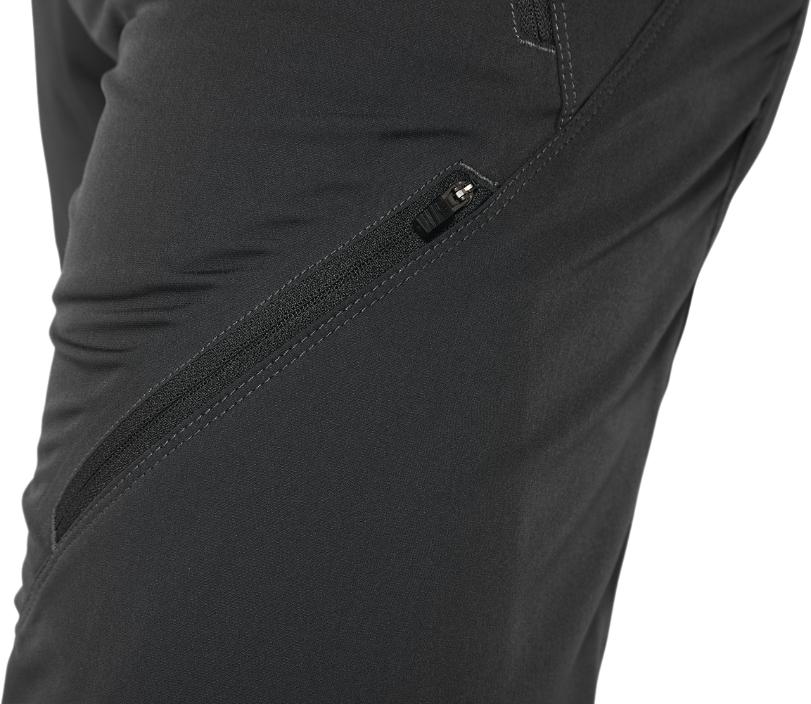 100% Airmatic Shorts - Charcoal, US 38 - Lightweight Trail-Ready Performance by 100% (Part #40021-00019)