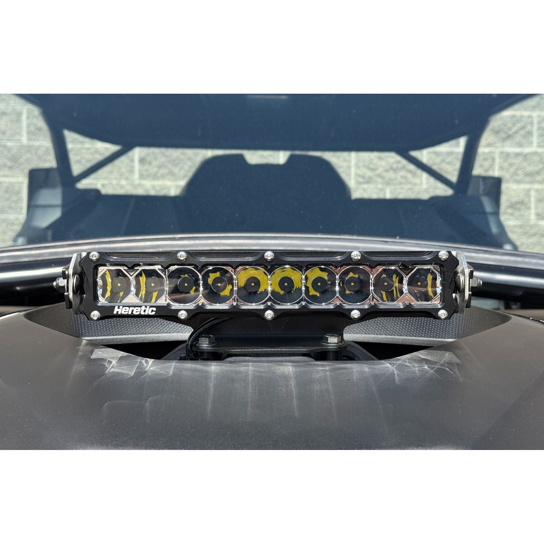 Can Am Maverick R Shock Tower 10" LED Light Bar | Heretic