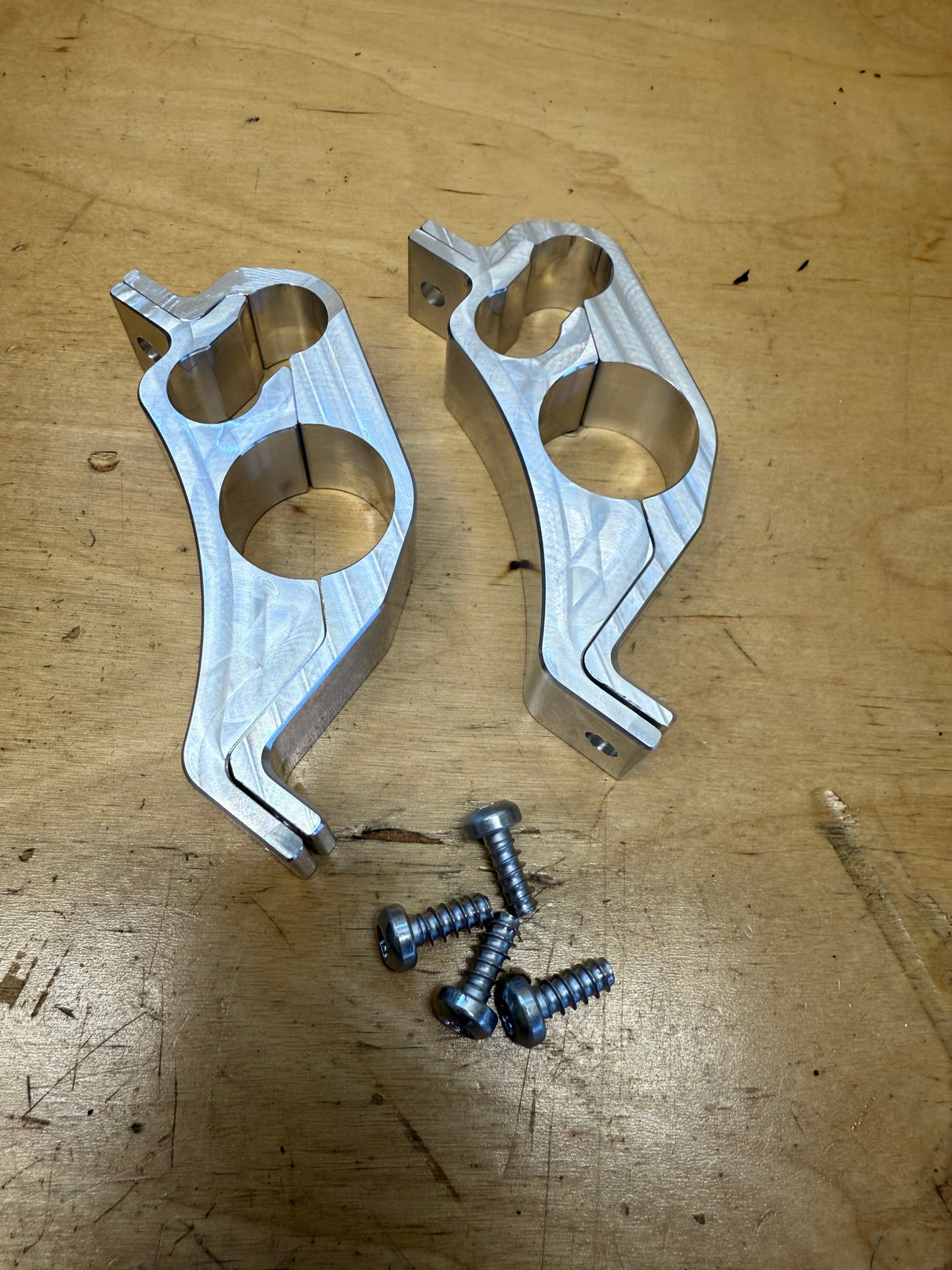 Maverick R Plenum Hose Retainers