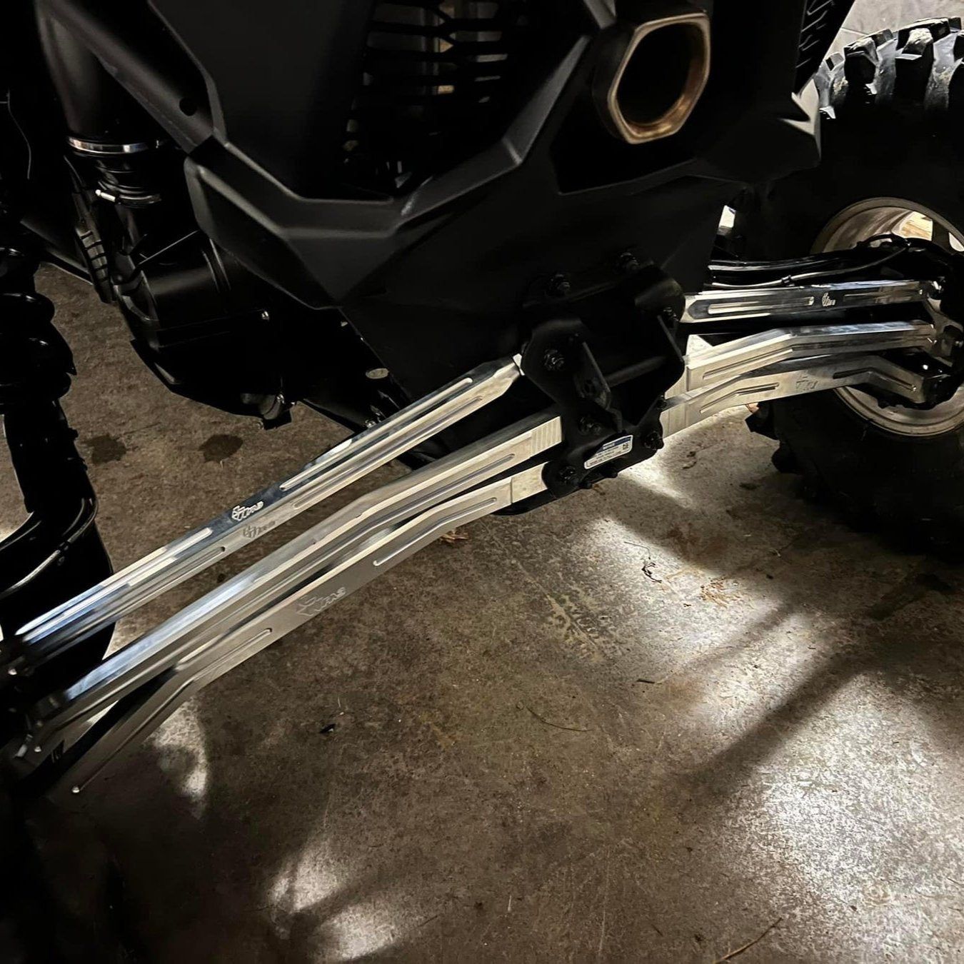 Can Am X3 72" Radius Rods