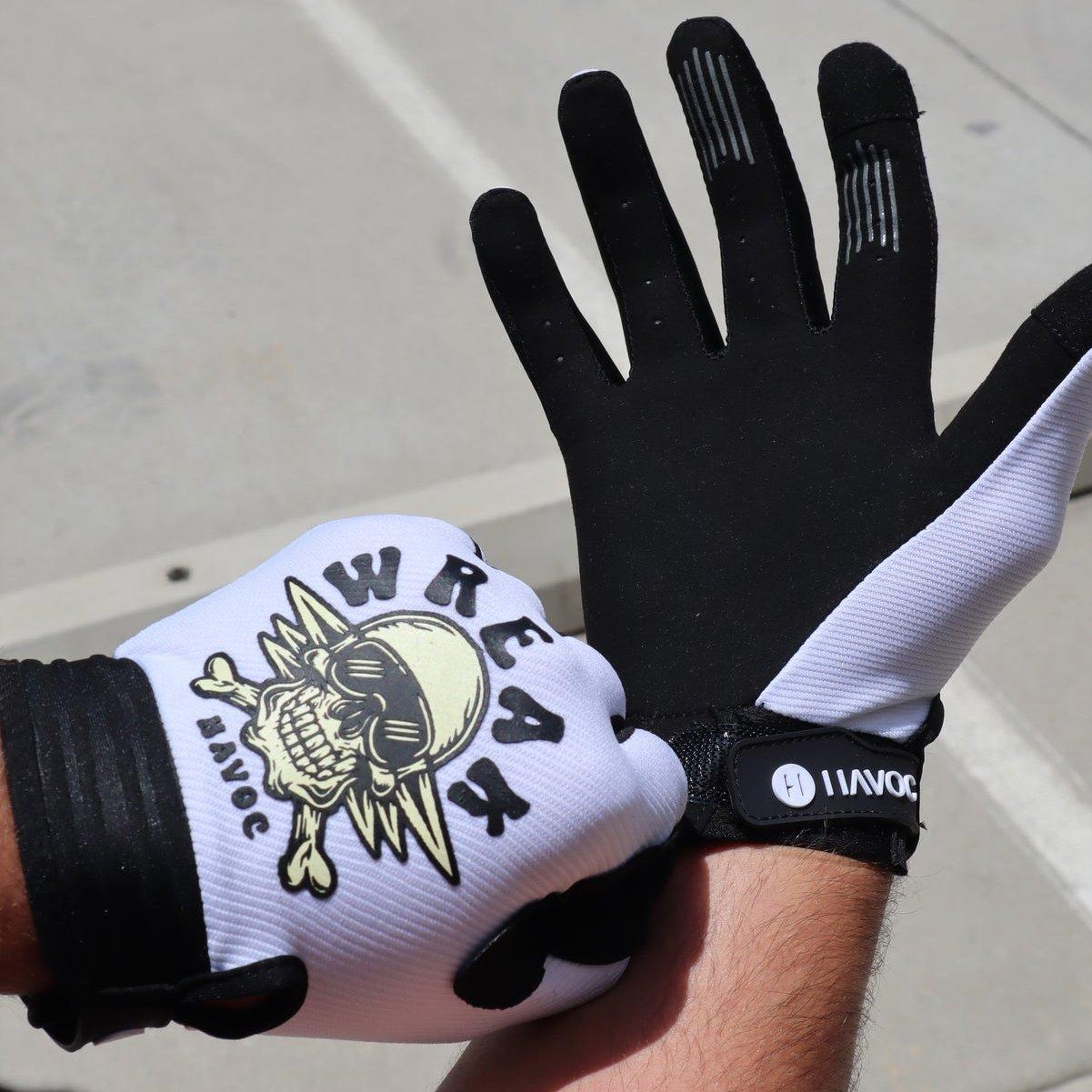 Skull & Crossbones Gloves