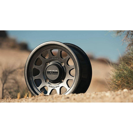 Method Race Wheels 414 Bead Grip (Gloss Graphite)